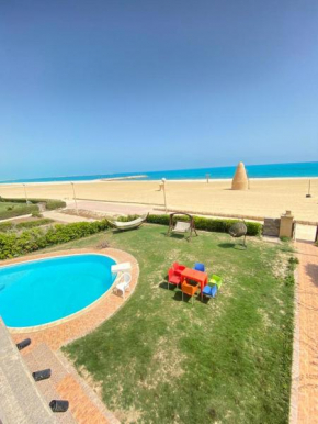 فيلا 5 غرف أول صف بحر مارينا الساحل الشمالي العلمين برايفيت بول